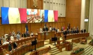 Scaunele AUR şi SOS, goale la dezbaterea moţiunii de cenzură